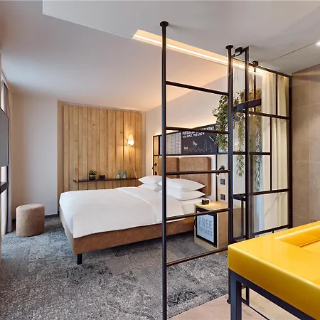 Me And Ulm, By Hyatt ウルム